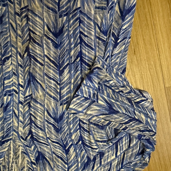 Lilly Pulitzer Blue Chevron Sleeveless Blouse – Size M - Picture 3 of 6